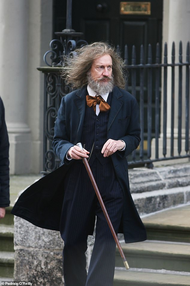 An acting legend looked unrecognizable as he got into character while filming in Dublin on Tuesday.