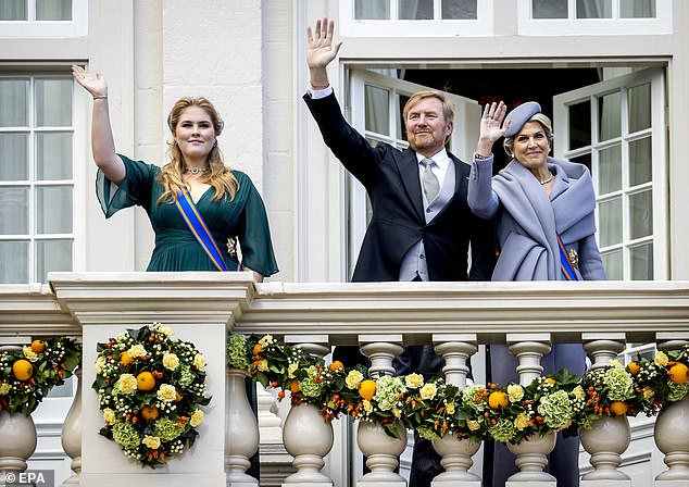 Crown Princess Catharina-Amalia of the Netherlands will participate in her first state banquet next week alongside her parents, Dutch media report.