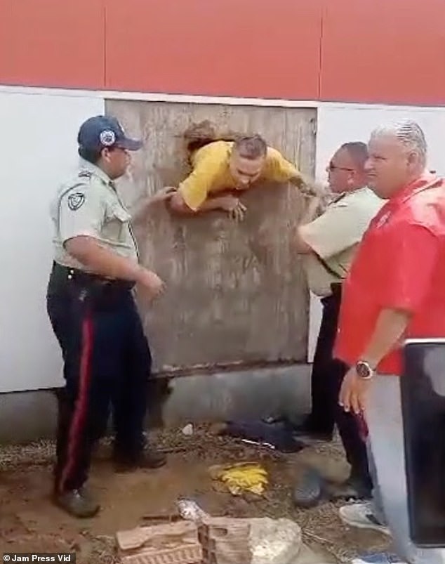 Oh!  A suspect realizes his mistake after attending police training course