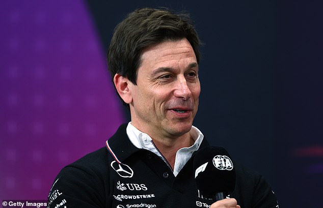 Toto Wolff names the strongest candidate to replace Lewis Hamilton