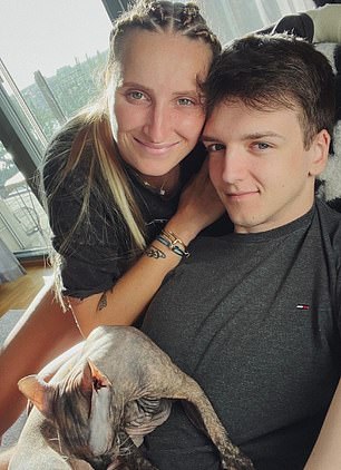 Vondrousova's husband stayed home in Prague during her Wimbledon race last year to care for their cat.