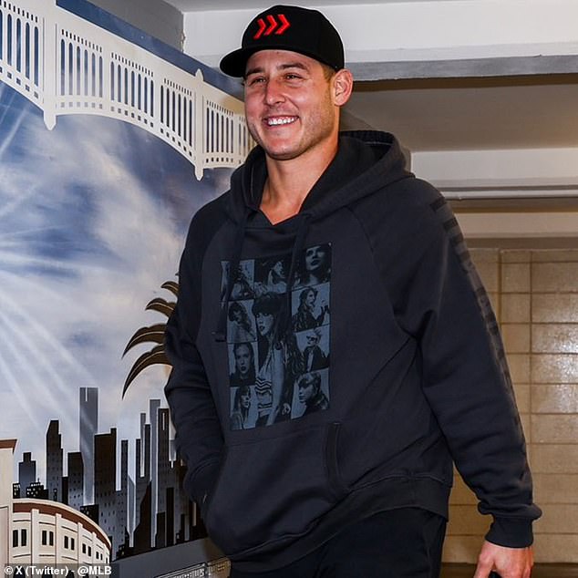 Anthony Rizzo wore a Taylor Swift hoodie before the Yankees-Rays game on Friday