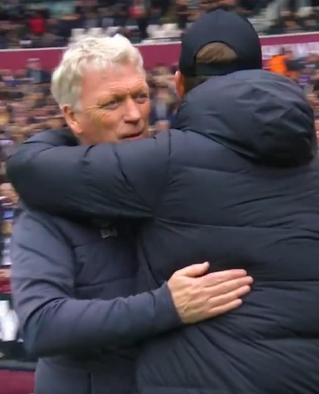 Klopp enjoyed the last hug with Moyes at the London Stadium after the 2-2 draw