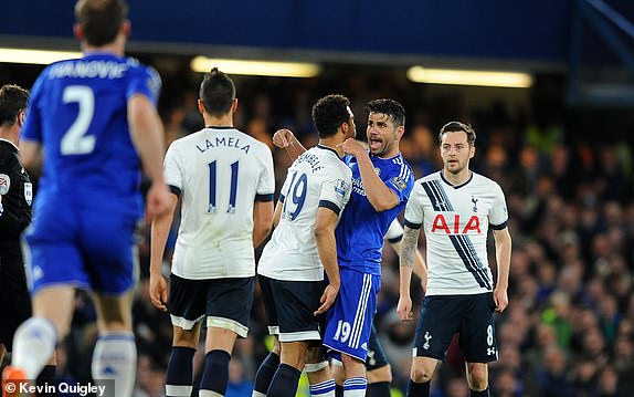 Mousa Dembele and Diego Costa fight.Premier League: Chelsea against Tottenham Hotspur (2-2)02/05/16: Image Kevin Quigley/Daily Mail. REXMAILPIX.