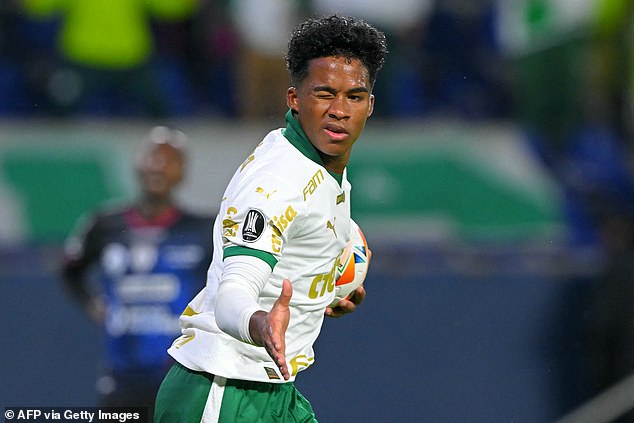 They are already comparing Willian with Endrick, who went through the same academy and is aiming for Real Madrid