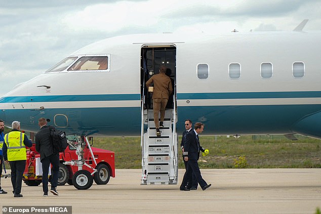 They made sure to travel in style as David was seen boarding the plane.