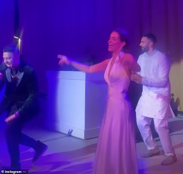 After the wedding party, Umar and Nada were seen dancing live with Jay Sean as he sang his hit single Down.