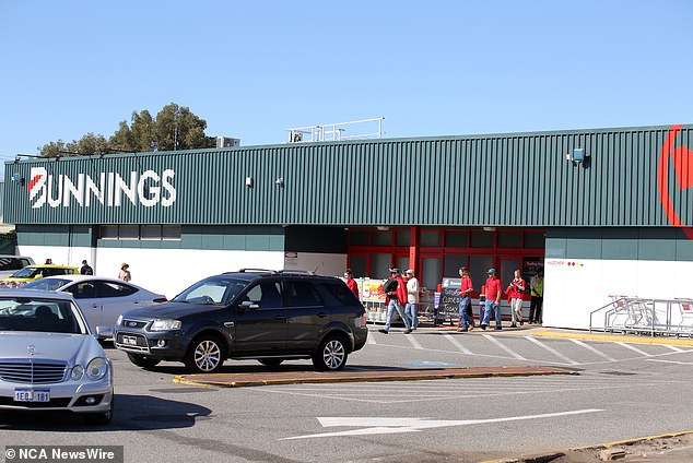 WA Police were called to the car park outside Bunnings Willetton shortly after 10pm where they found a teenager armed with a 30cm kitchen knife.