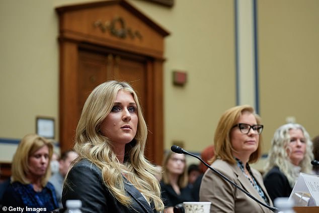 Former American college swimmer Riley Gaines (center left) offered to pay Hedman all the money she was not paid for withdrawing from the Denmark Open.