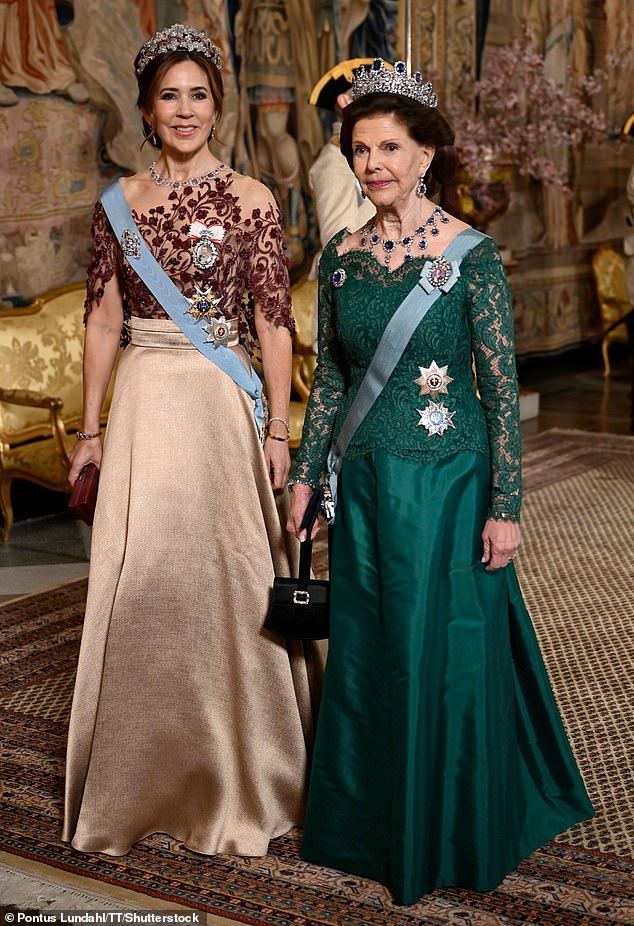The gala dinner was hosted by Queen Silvia and King Carl Gustav XVI of Sweden.  Maria appears in the photo with Queen Silvia.