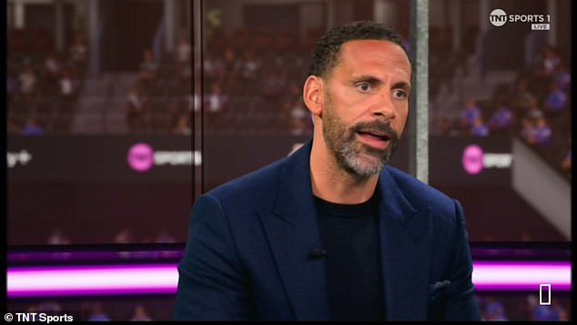 Rio Ferdinand did not like the decision and considered that Dembélé's left toe was at stake.