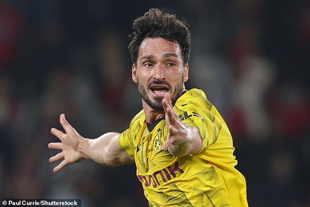 Mats Hummels took advantage of his experience and scored as Dortmund prevailed