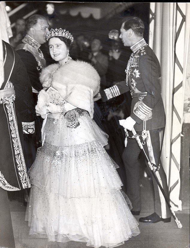 George VI and Queen Elizabeth arrive at the French embassy in 1939