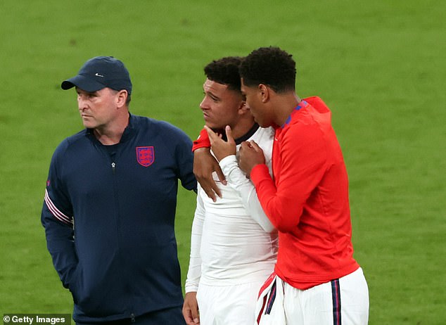 Bellingham consoles Sancho after his missed penalty with England in the Euro 2020 final