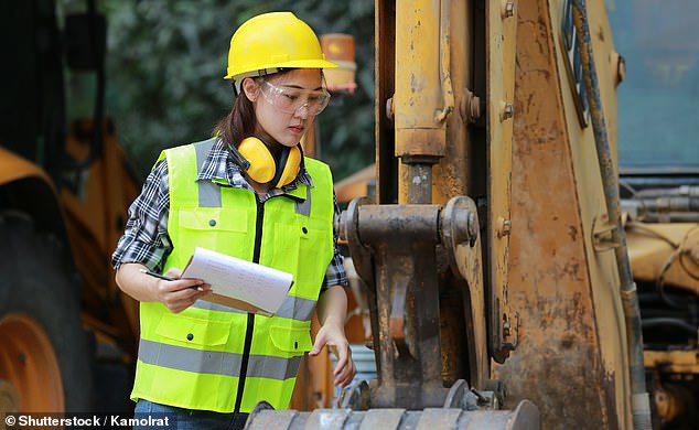 1715347591 246 Budget 2024 Tradies to benefit as Albo pledges 113 billion