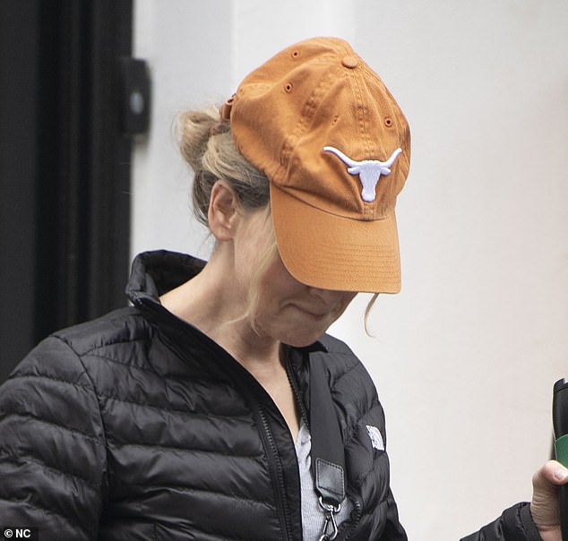 Mrs. Zellweger was distracted by her phone when she returned to her rented house.