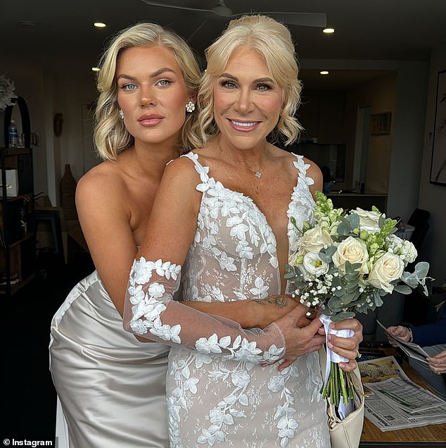 Social media star Chloe Szepanowski posted a photo with her mother on her mother's wedding day. In the photo