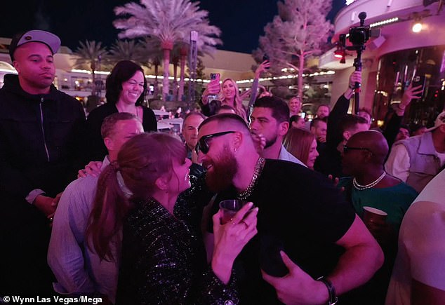 1715529159 810 Travis Kelce is under pressure to propose to Taylor Swift