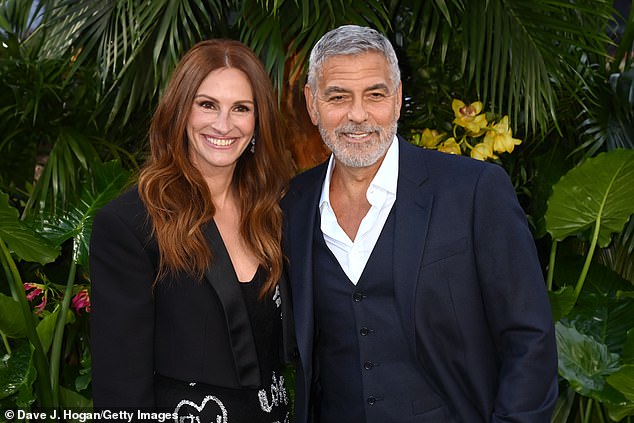 George Clooney and Julia Roberts, one of Hollywood's most famous on-screen couples, will do the hard work for the campaign at an event in Los Angeles in June.