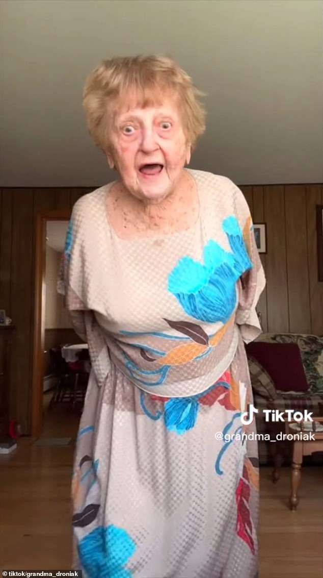 In her video, Droniak, who was on her first date in 25 years, repositioned the camera to show off her outfit before turning it around to capture it in all its glory.