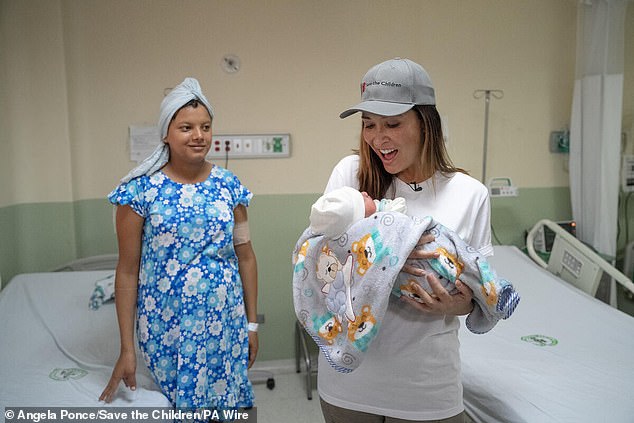 Myleene met vulnerable pregnant women and healthcare staff during a visit to the border with Colombia and said she was 