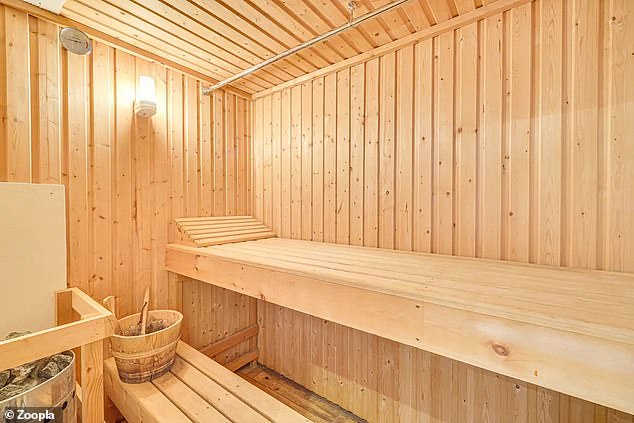 There is also a sauna which comes with the leisure facilities offered by the attractive bungalow.