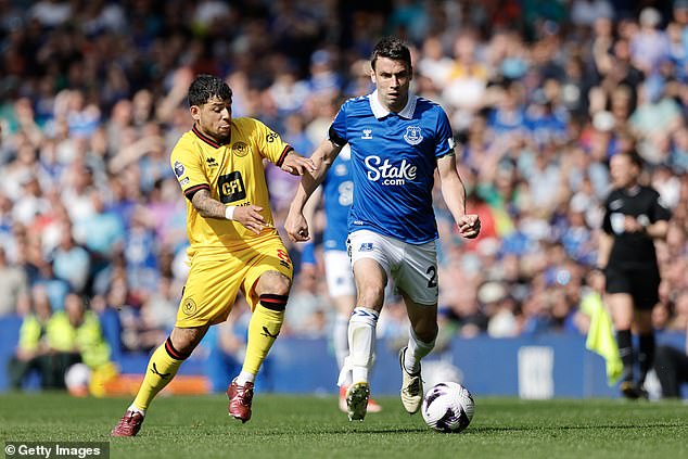 1715619477 428 Everton captain Seamus Coleman to have a think over new