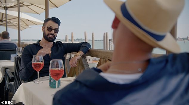 One scene shows them having a drink in the sun in Venice while discussing the end of their relationships.