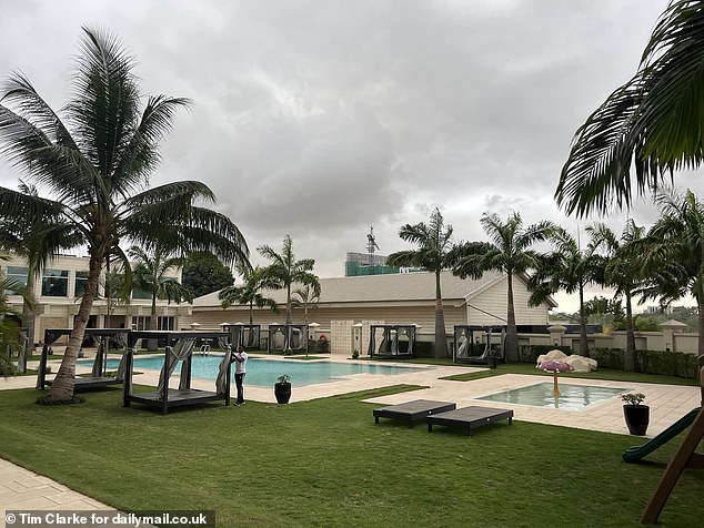 The outdoor pool and poolside loungers at the hotel where Meghan and Harry stayed this weekend