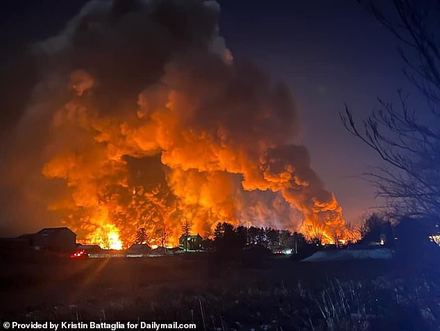 Images taken immediately after the train derailment showed massive fires and smoke filling the area of ​​East Palestine, Ohio.