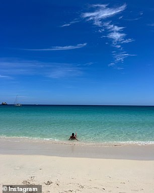 Hamelin Bay Beach offers visitors a slice of Greece without having to leave home with its brilliant white sand shores and strikingly aquamarine waters.