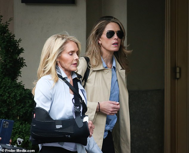 The stylish mother-daughter duo opted to stroll around the city on foot, walking down Central Park South from Sixth Avenue.