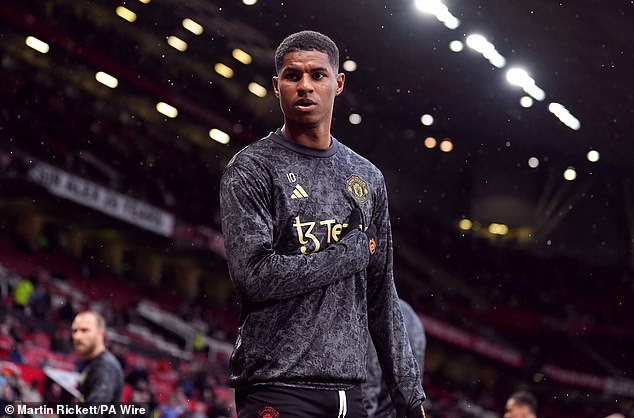 1715801914 993 Infuriated Marcus Rashford confronts a heckling fan at Old Trafford