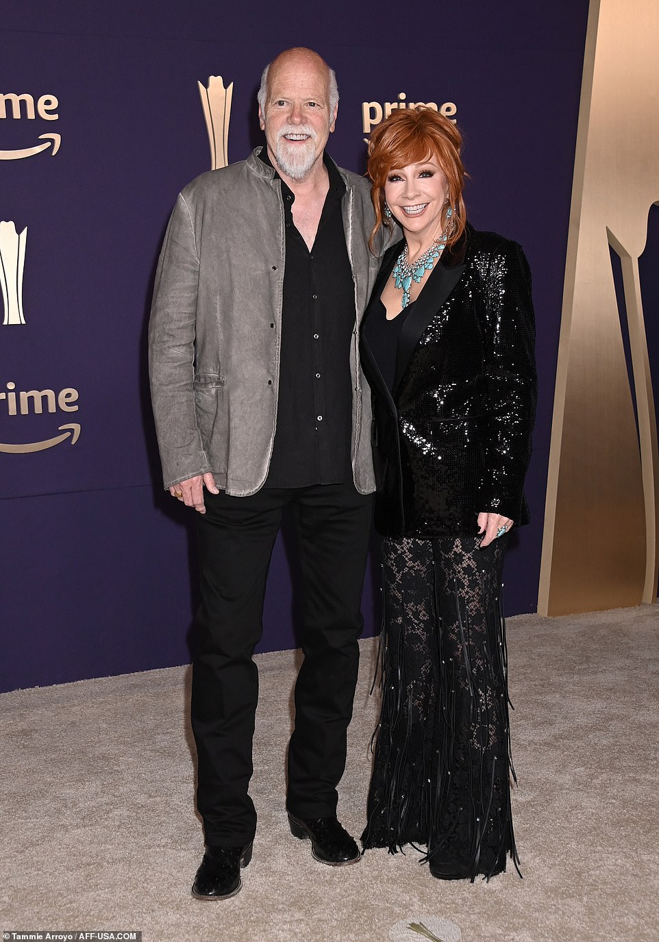 Reba McEntire arrived shortly after with her long-term boyfriend, Rex Linn.