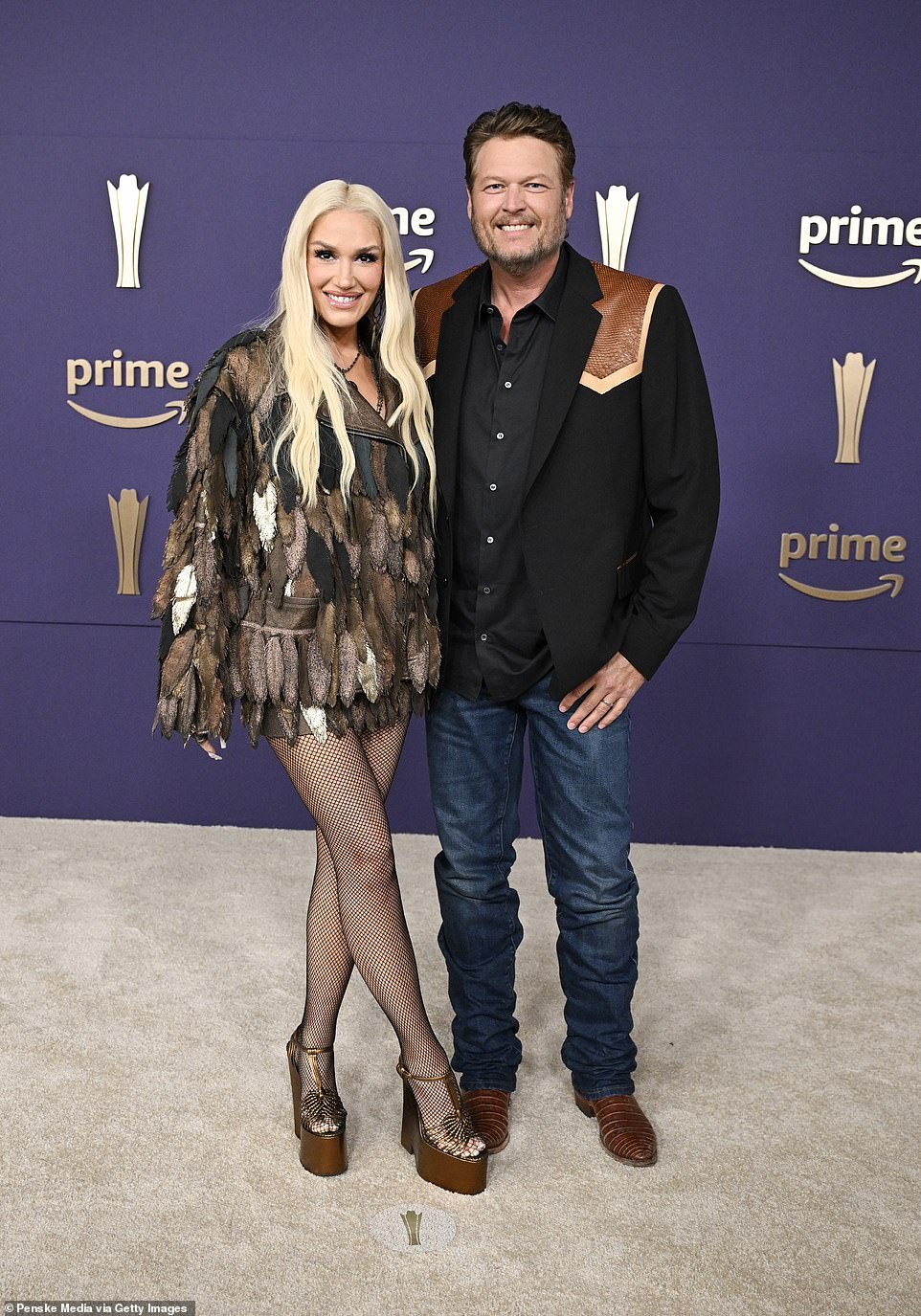 Gwen Stefani showed off a lot of leg while supporting her husband Blake Shelton at Thursday's ceremony.