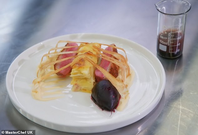 The next to debut his theatrical dish was Dr. George, who brought his work to the kitchen in the form of a dish inspired by anatomy.