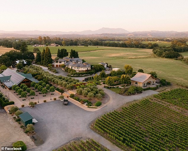 Bricoleur Vineyards is a small family-owned winery in Sonoma County, Northern California.