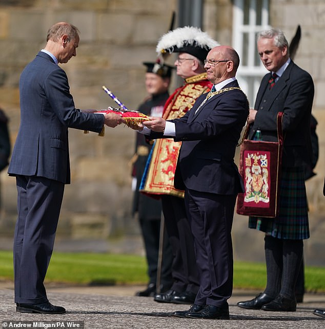 The Duke was delighted to receive the keys to the city during the ceremony at the Palace