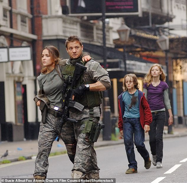 After making the transition to American cinema, Byrne starred in the hit horror film 28 Weeks Later (2007) with Jeremy Renner, Imogen Poots and Mackintosh Muggleton.