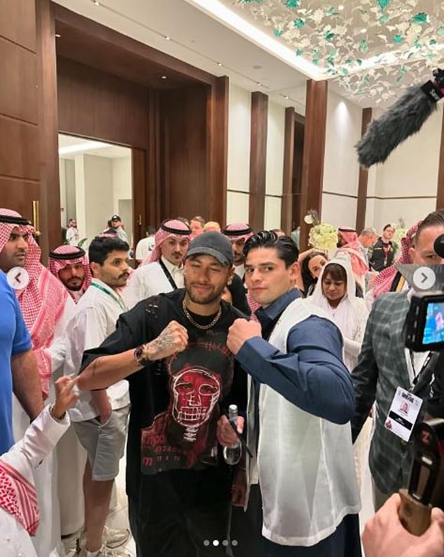 García found Al-Hilal forward Neymar in the large crowd for the fight in Saudi Arabia