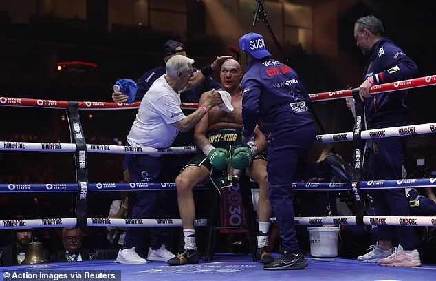 Some fans claimed that John Fury was distracted from the tactical advice offered by his coach Andy Lee and his trainer SugarHill Steward.