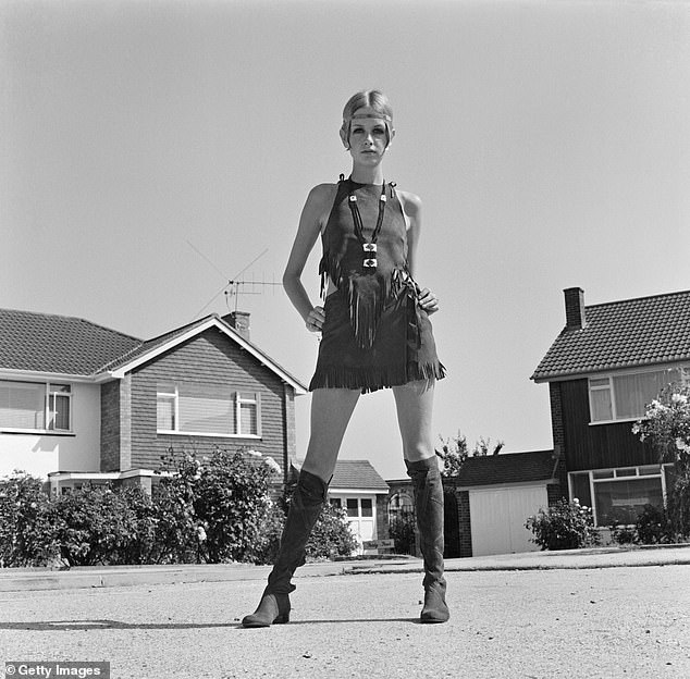 Models like Twiggy personified the era.