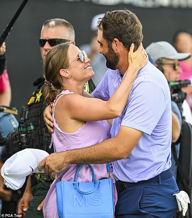 The world number one returned to the field on Thursday after his wife Meredith gave birth to a son.