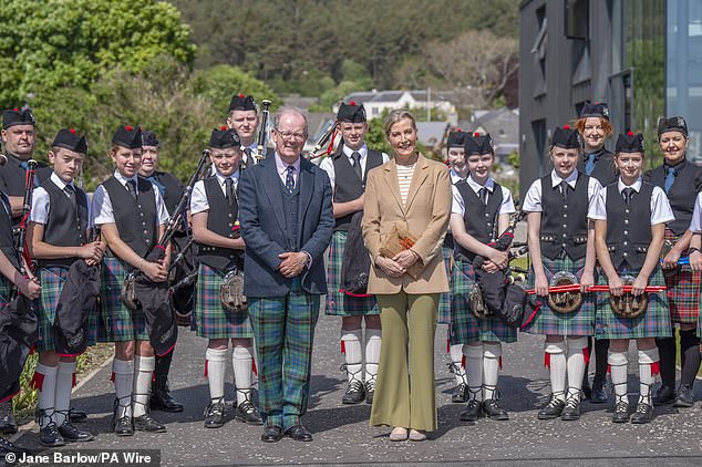 The Southern Schools and the Sutherland Caledonian bagpipes welcomed the dukes with traditional Scottish music