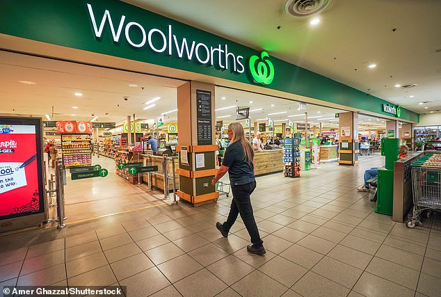 All Woolworths stores in Australia continue to accept cash and card payments.