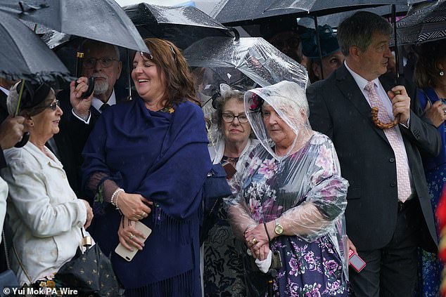 1716306682 166 Prince William joins Princess Beatrice for his first garden party