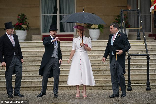 1716306684 887 Prince William joins Princess Beatrice for his first garden party