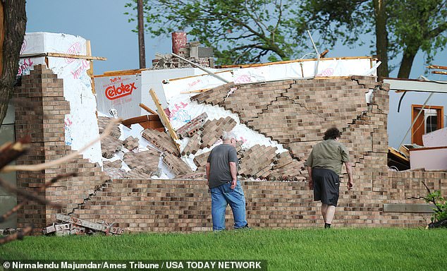 Residents reported widespread damage to homes and businesses, although much of the initial destruction affected rural Iowa.