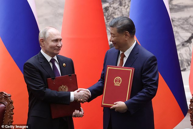 President Xi Jinping and President Vladimir Putin showed a show of unity in Beijing yesterday; There seemed little chance of No. 10's application being approved. The two greeted each other warmly to discuss plans to boost their anti-Western alliance.