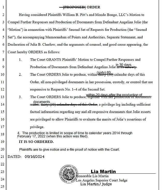 The ruling, which was made public Wednesday, also requires Jolie to produce confidentiality agreements signed by the companies she controls, as well as documents reflecting the reasons why she or her companies requested the agreements within 60 days. .